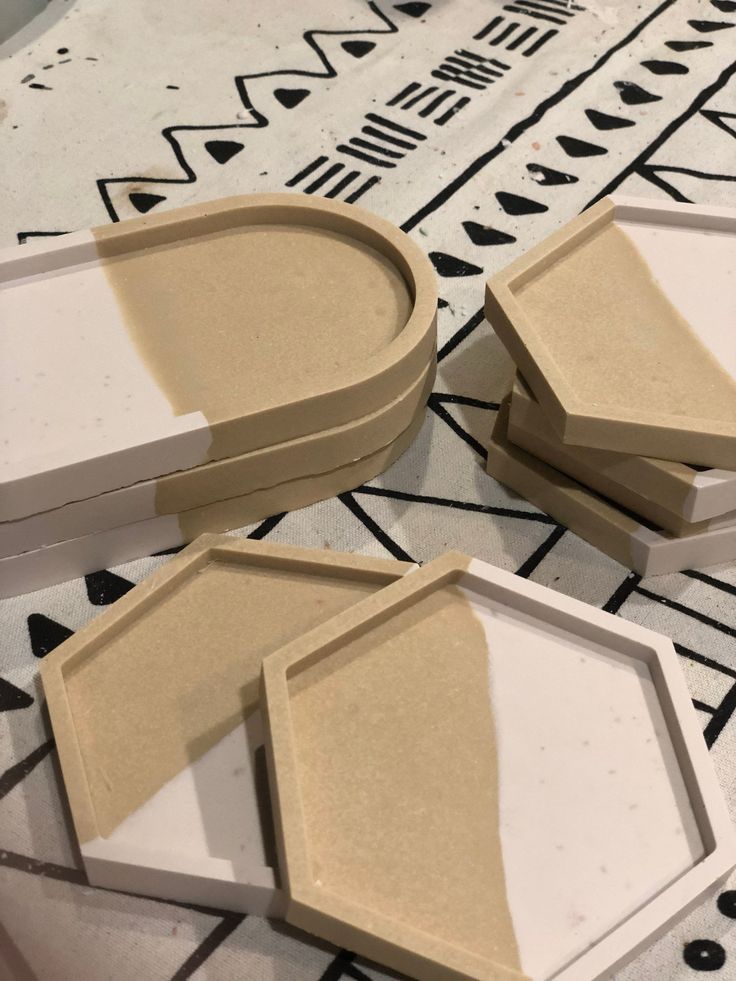 İki Renkli Beton Altık - 2'li Set - Oval Beton Tabak ve Altıgen Beton Tabak
